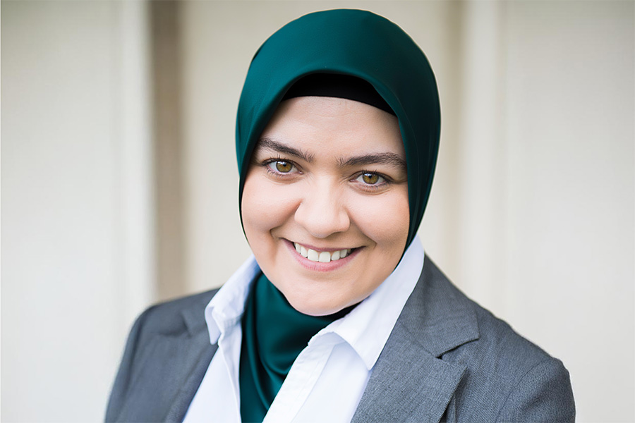 Portrait von Dr. Gülsüm Günay