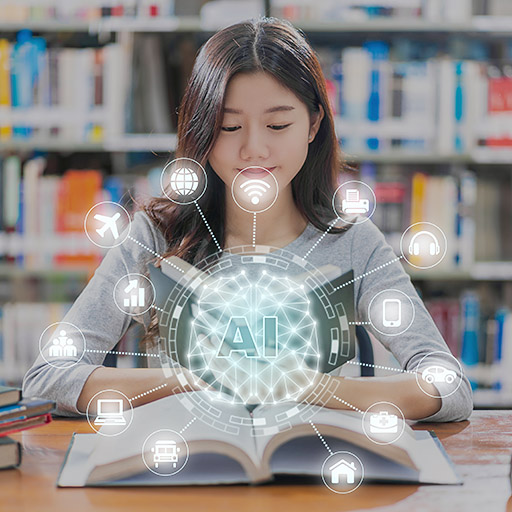 Asiatisches Mädchen sitzt in der Bibliothek und liest ein Buch. Über dem Buch schwebt eine Grafik, die eine künstliche Intelligenz darstellen soll.