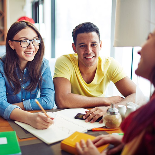 Studenten lernen miteinander